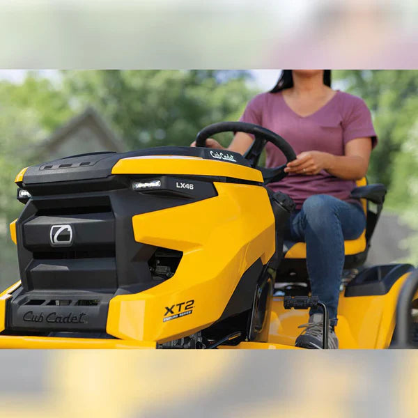 Cub Cadet – LX46 FAB Ride-on Lawn Mower with Bagger